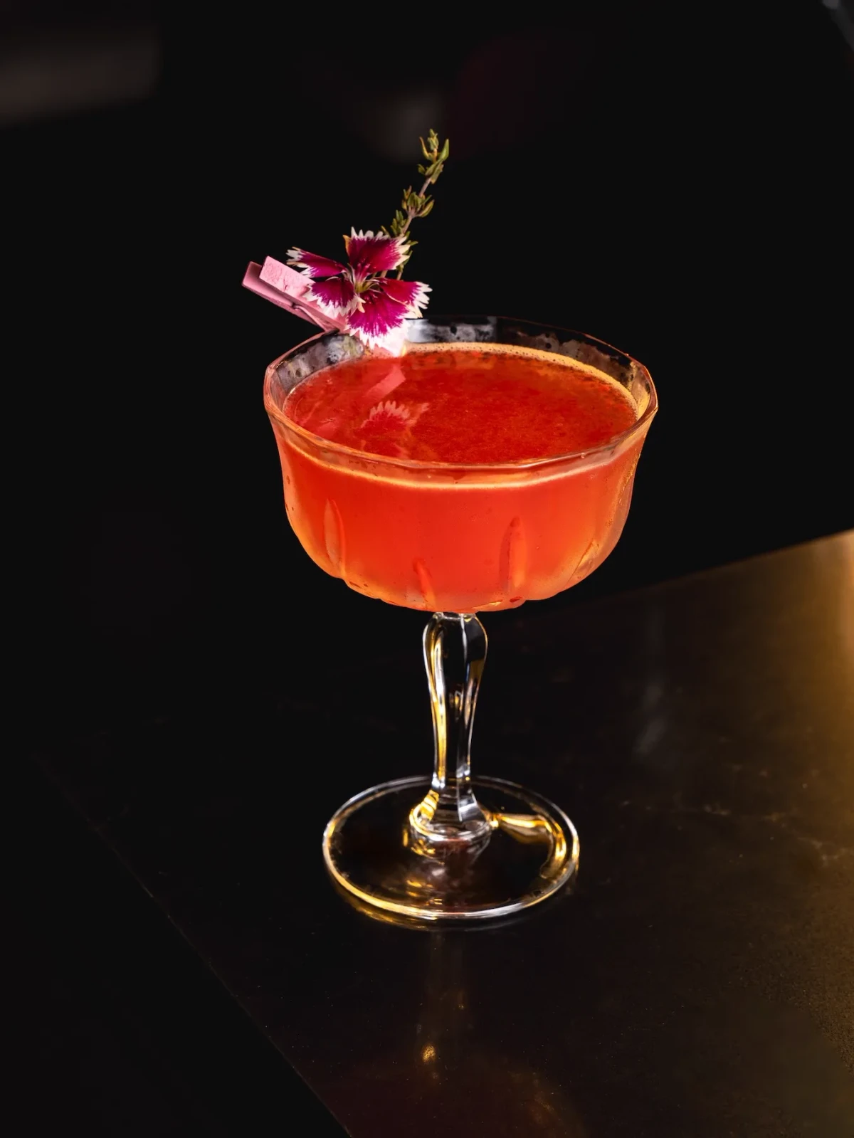 Cocktail in chiaroscuro